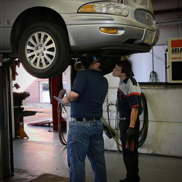 Gene's Auto & Truck Service, Inc. in Papillion, NE